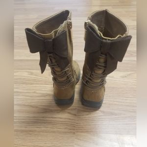 Kenneth Cole Toddler Size 6 Boots
